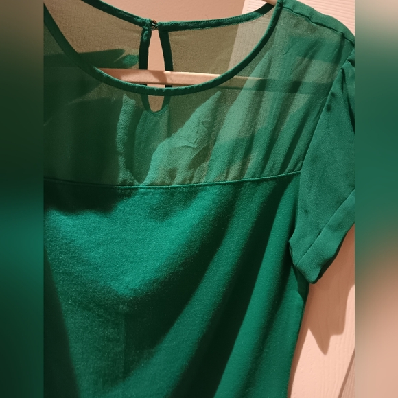 Express Kelly Green mesh top - Picture 4 of 12